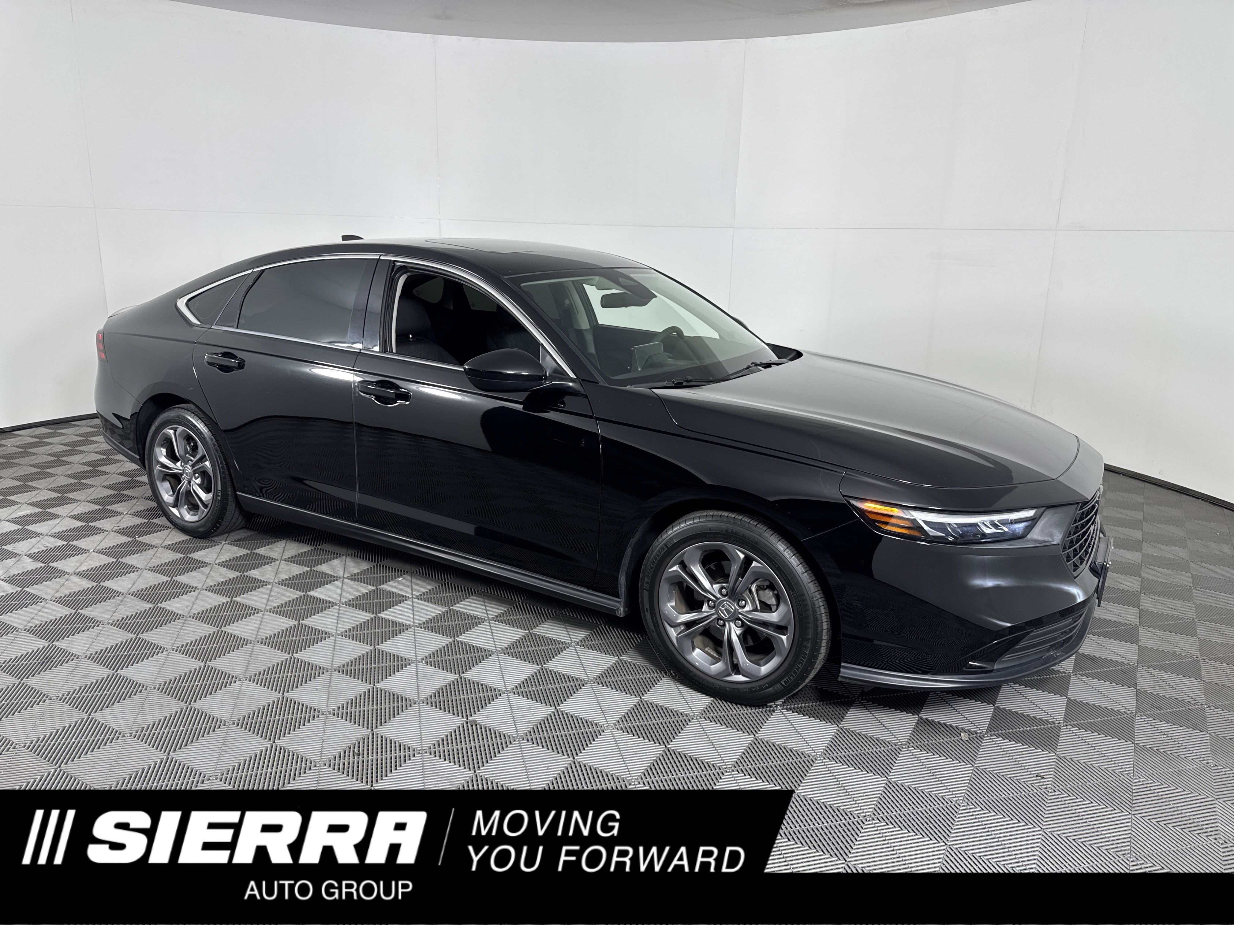 2023 Honda Accord EX's photo