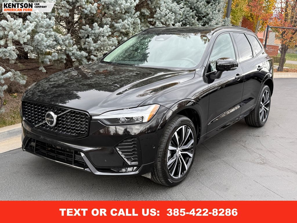 2024 Volvo XC60 B5 Plus photo 3