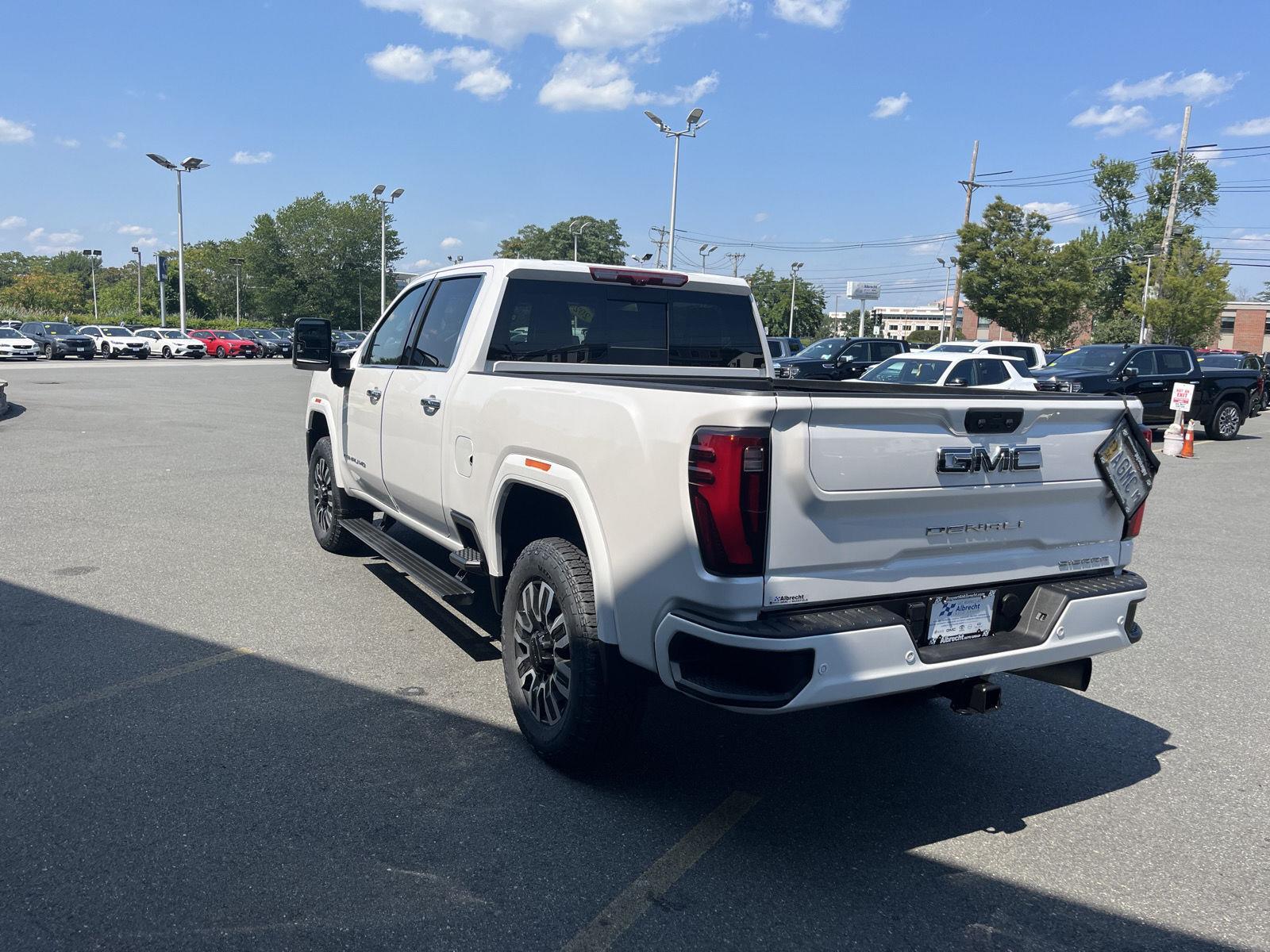 2024 Gmc Sierra 2500 HD Denali Ultimate photo 3