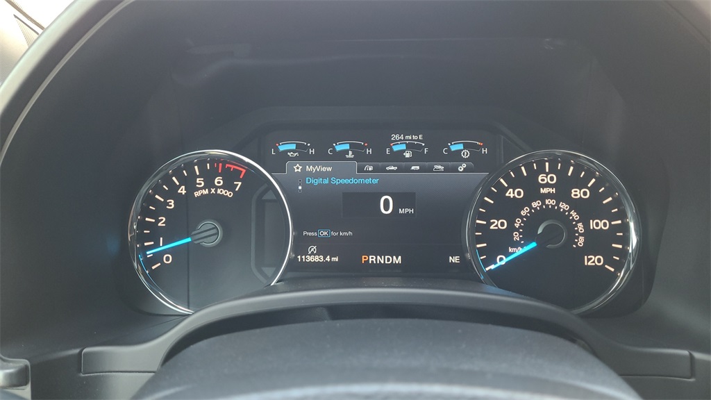 2017 Ford F-150 Platinum photo 17