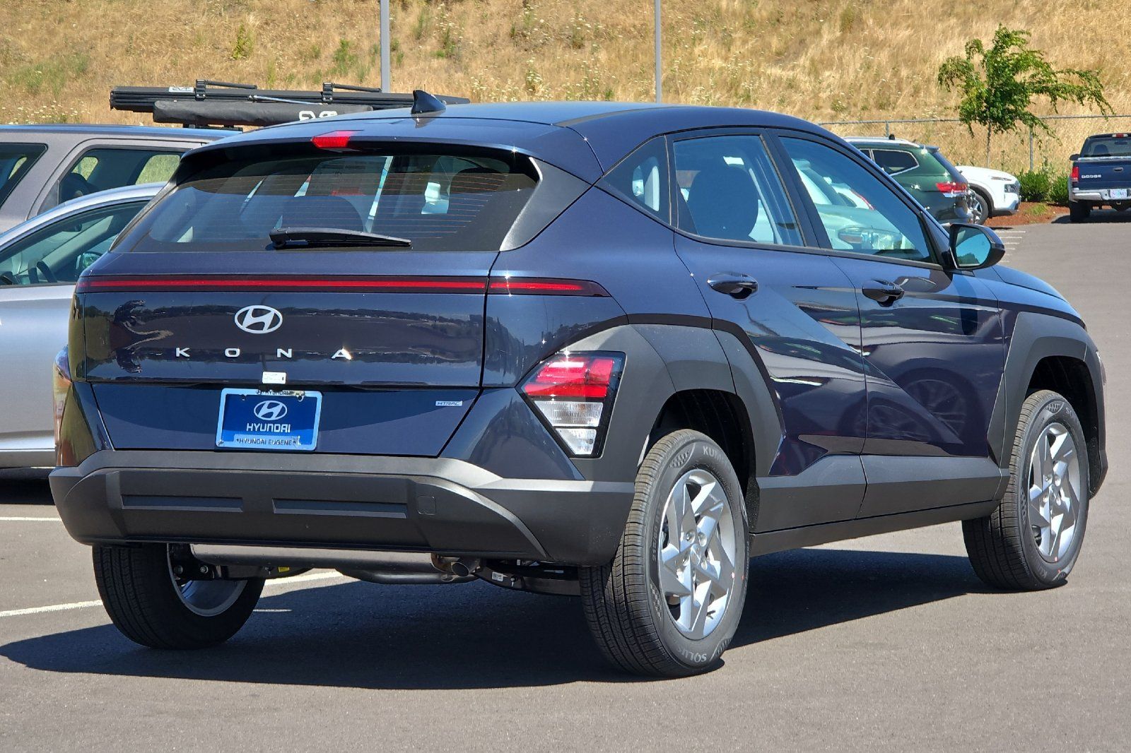 2025 Hyundai Kona SE photo 3