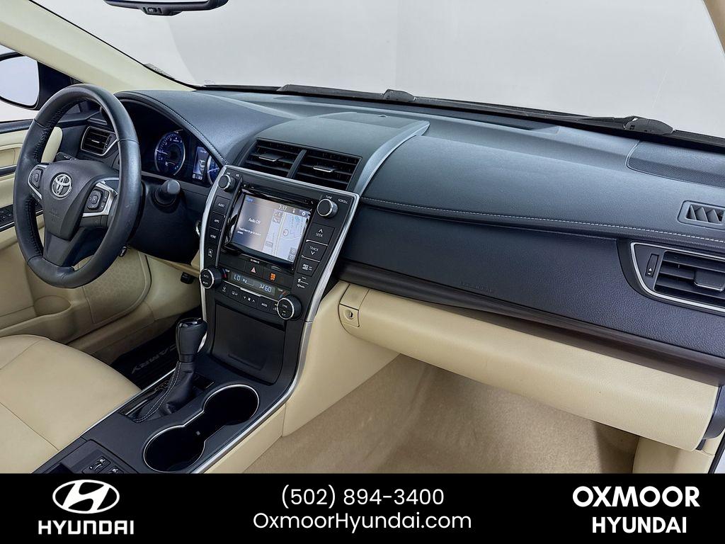 2017 Toyota Camry XLE photo 26