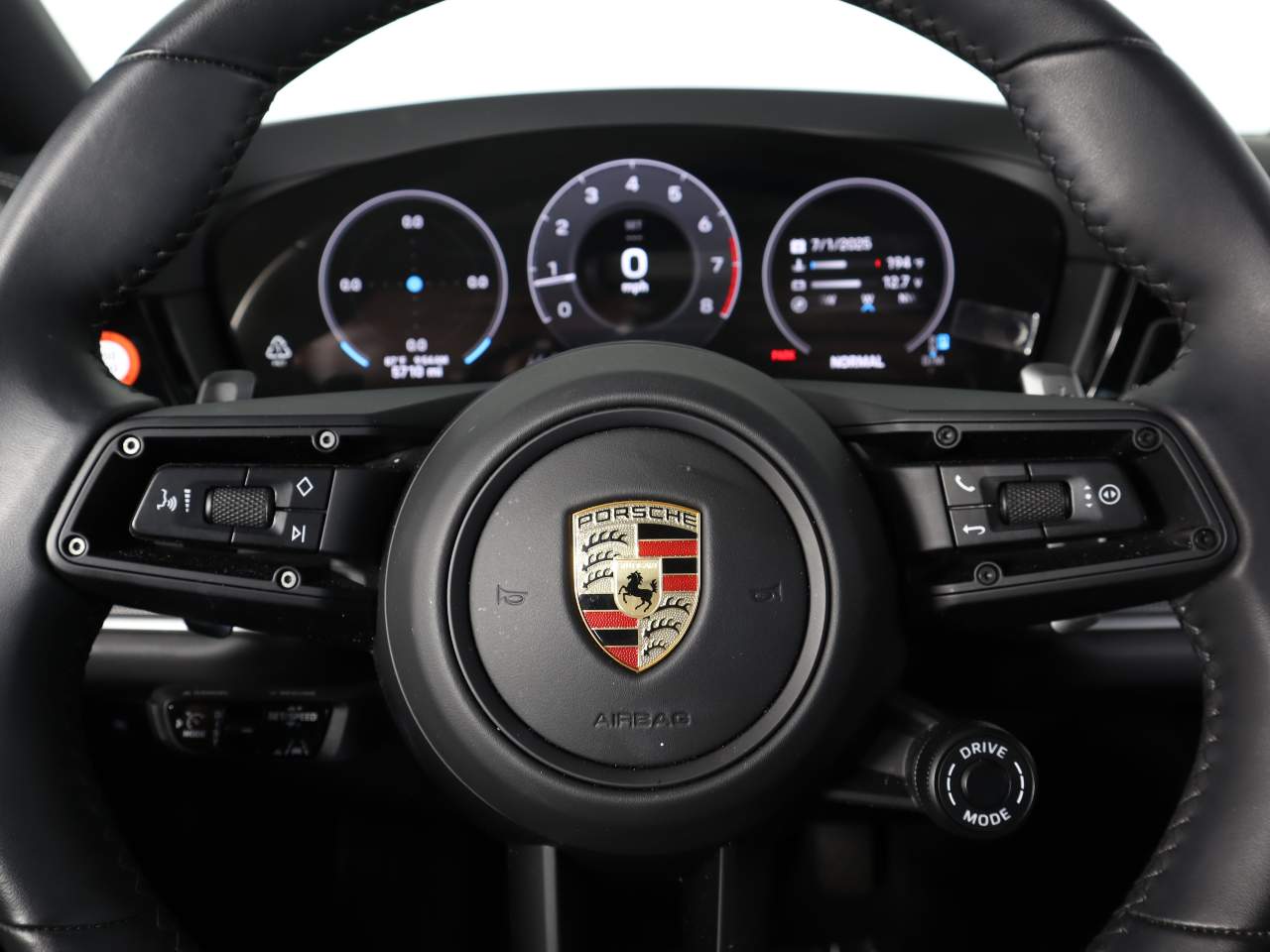2024 Porsche Cayenne Coupe photo 16