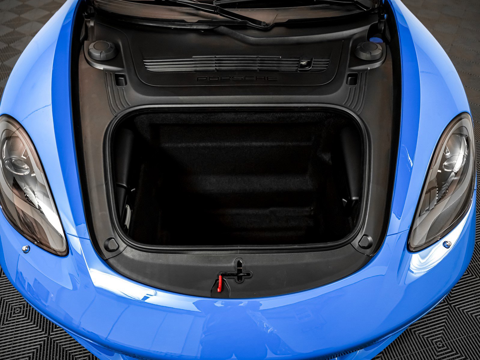 2025 Porsche Cayman photo 11