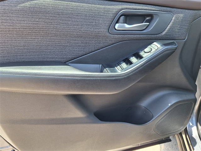 2023 Nissan Rogue SV photo 29