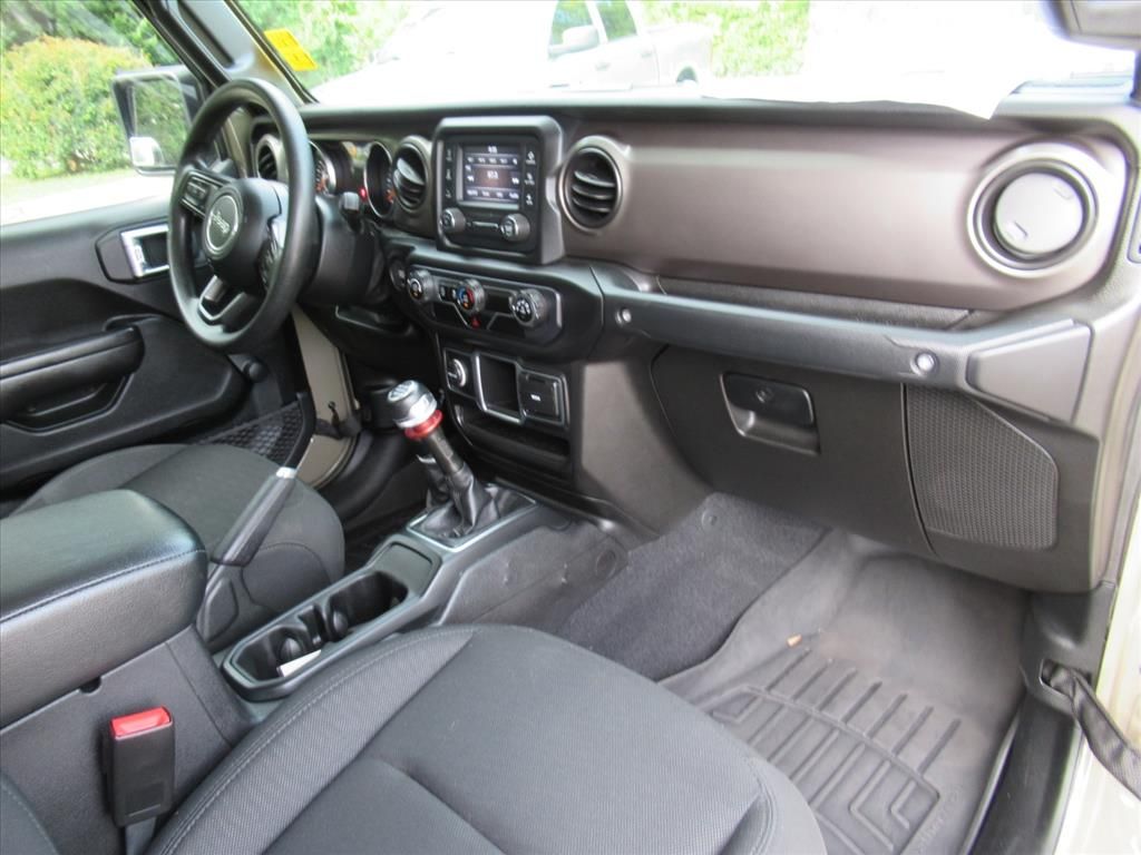 2020 Jeep Gladiator Sport photo 13