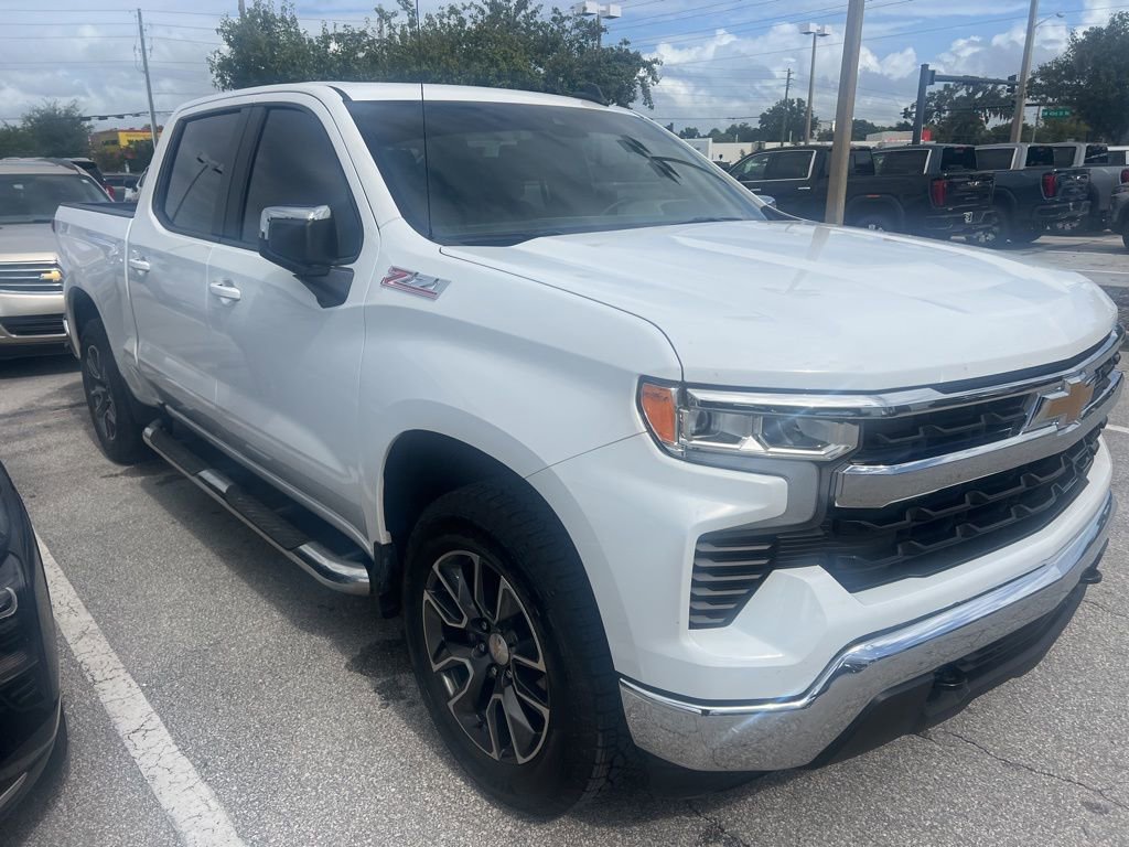2024 Chevrolet Silverado 1500 LT photo 2