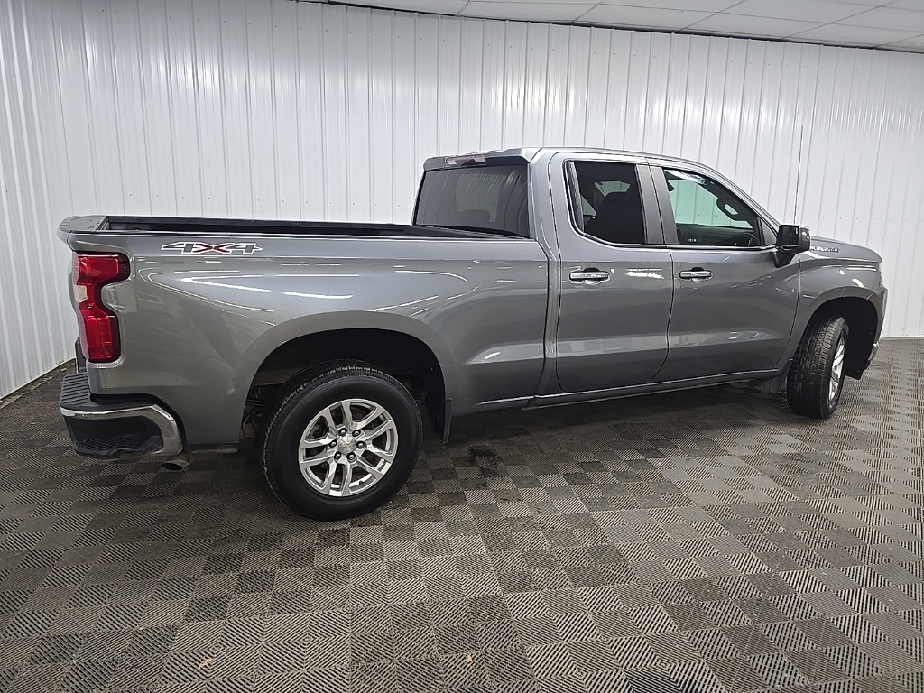 2020 Chevrolet Silverado 1500 LT photo 3