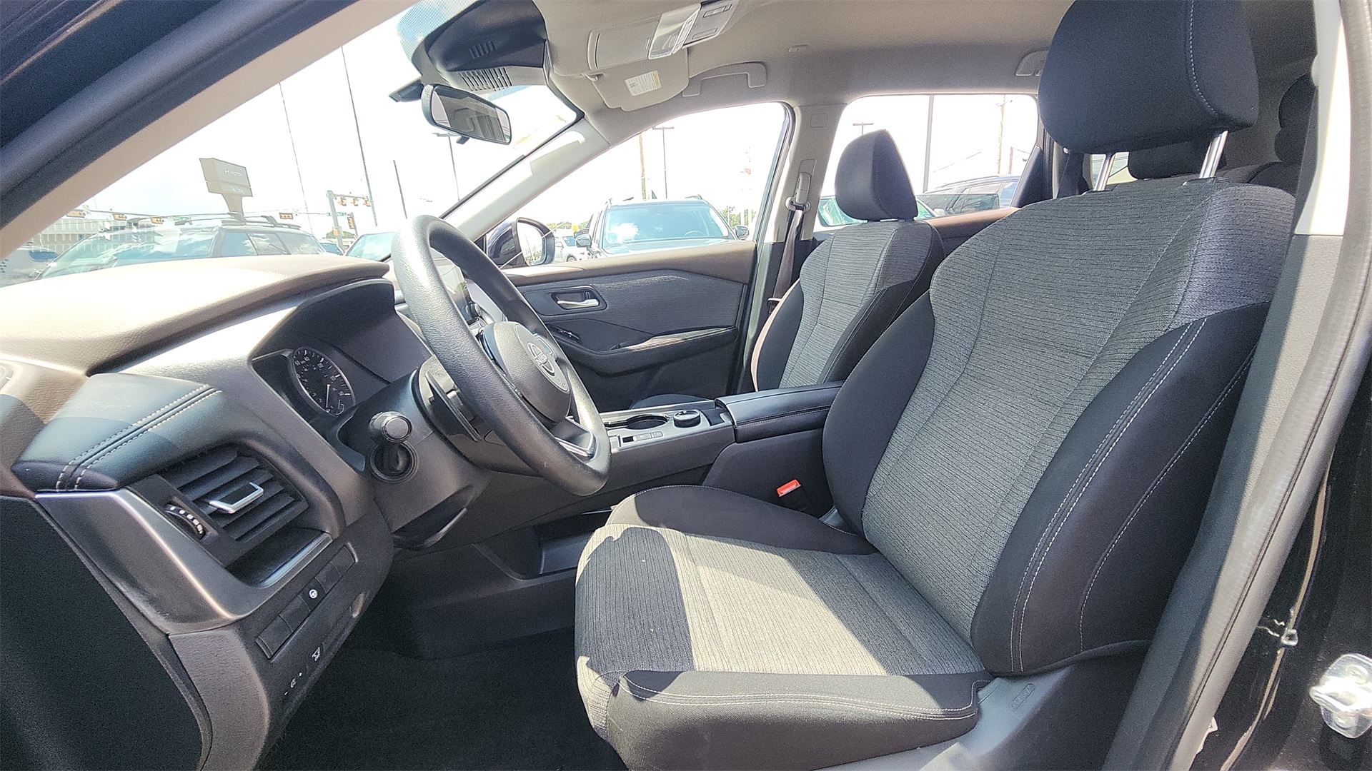 2023 Nissan Rogue SV photo 9