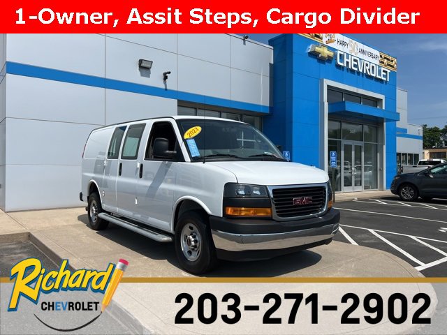 2023 GMC Savana Cargo Work Van's photo