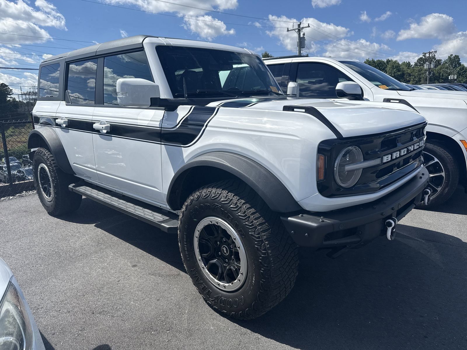 2022 Ford Bronco Outer Banks photo 3
