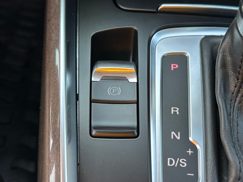 2013 Audi Q5 2.0T Premium Plus photo 32
