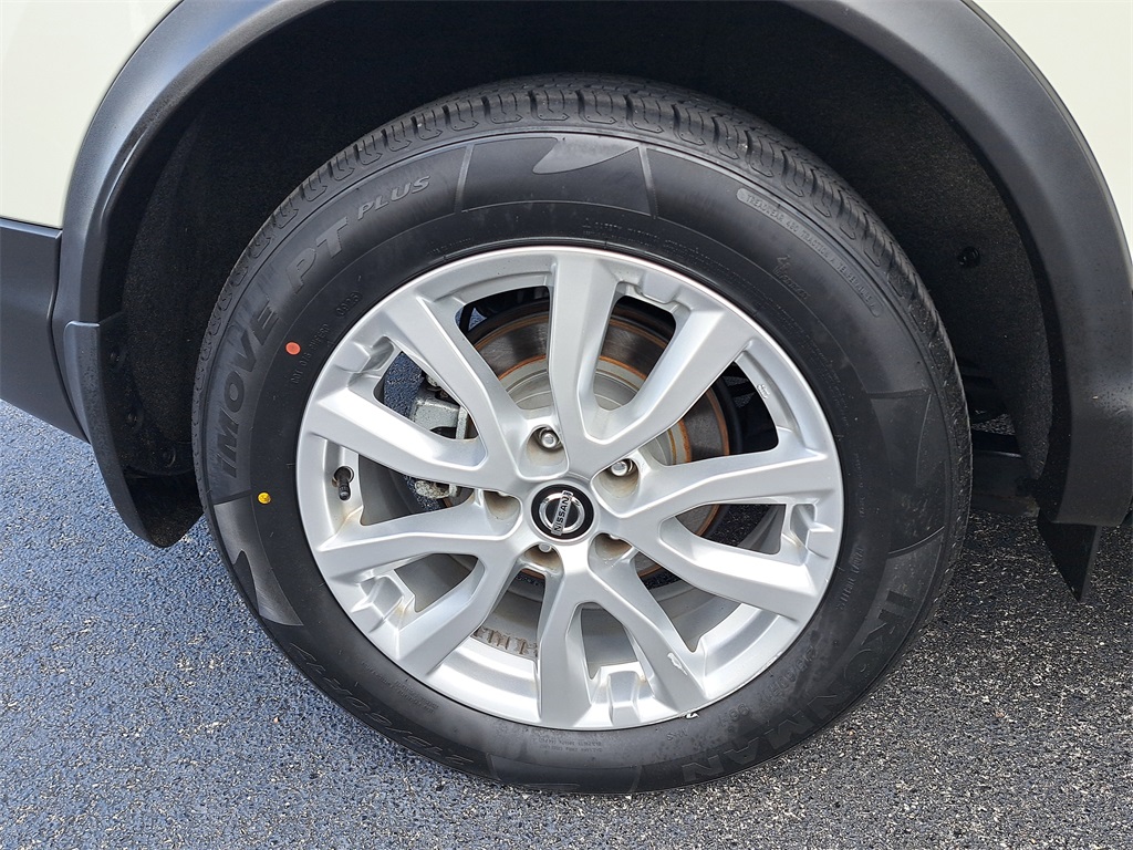 2021 Nissan Rogue Sport SV photo 8