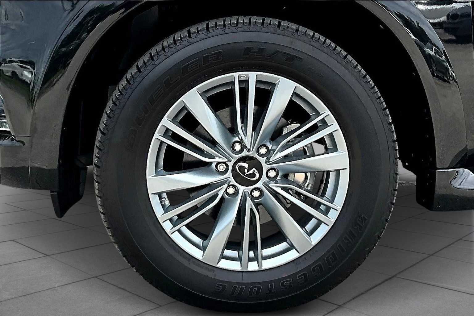 2024 Infiniti QX80 Luxe photo 7