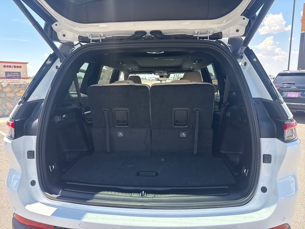 2025 Jeep Grand Cherokee L photo 9