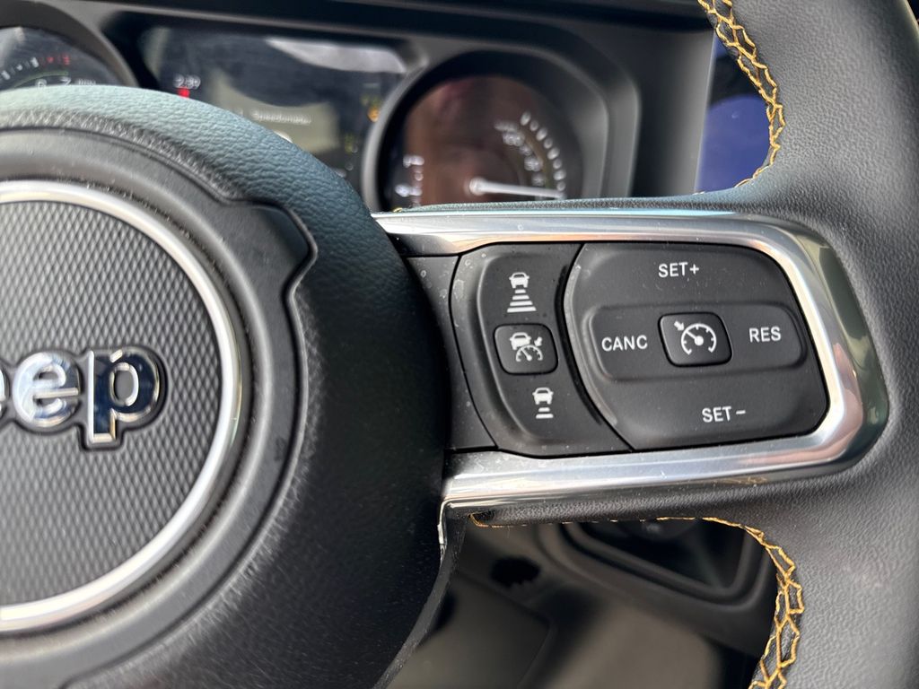 2024 Jeep Wrangler Sahara 4xe photo 13