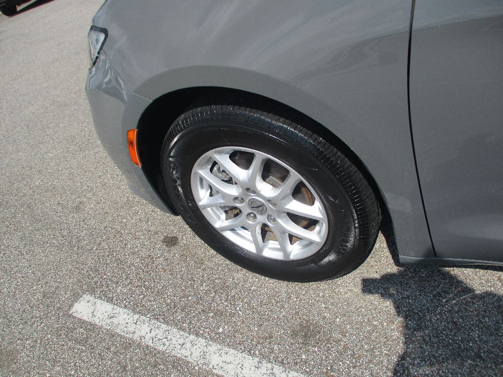 2022 Chrysler Pacifica Touring L photo 23