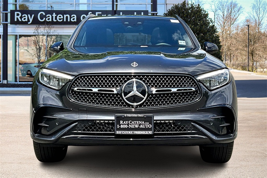 2025 Mercedes Benz GLC 300 4MATIC photo 2