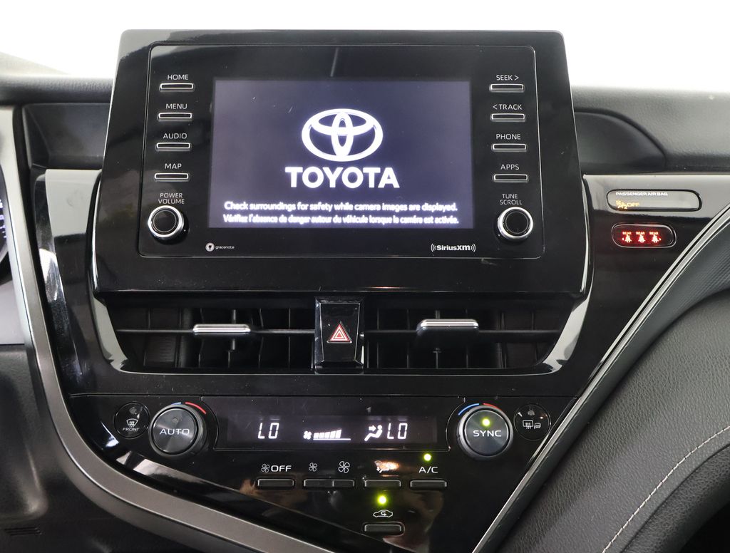 2022 Toyota Camry SE photo 11