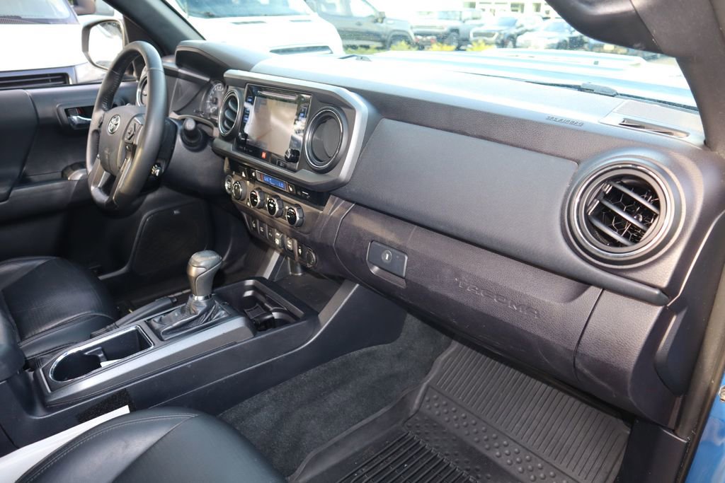 2018 Toyota Tacoma TRD Sport photo 26