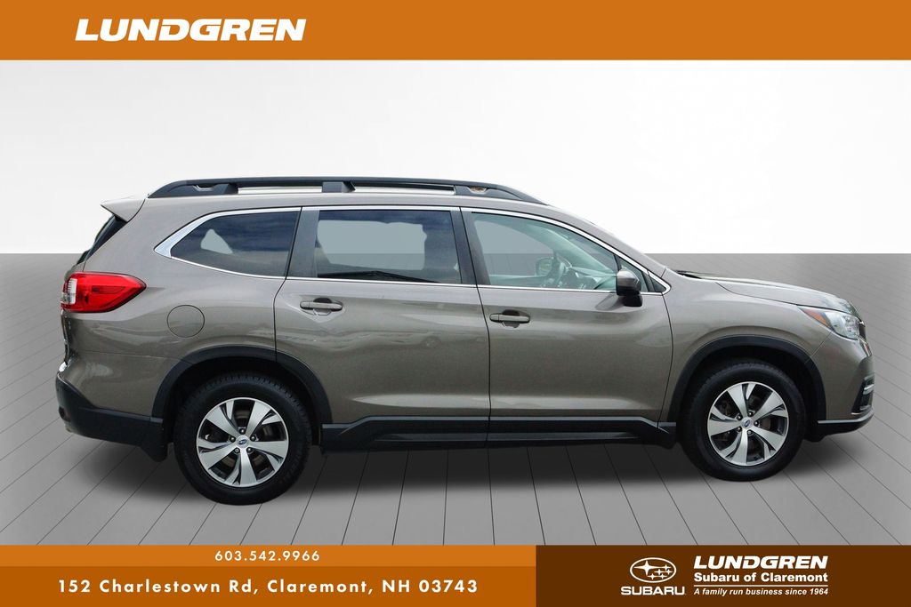 2022 Subaru Ascent Premium photo 2