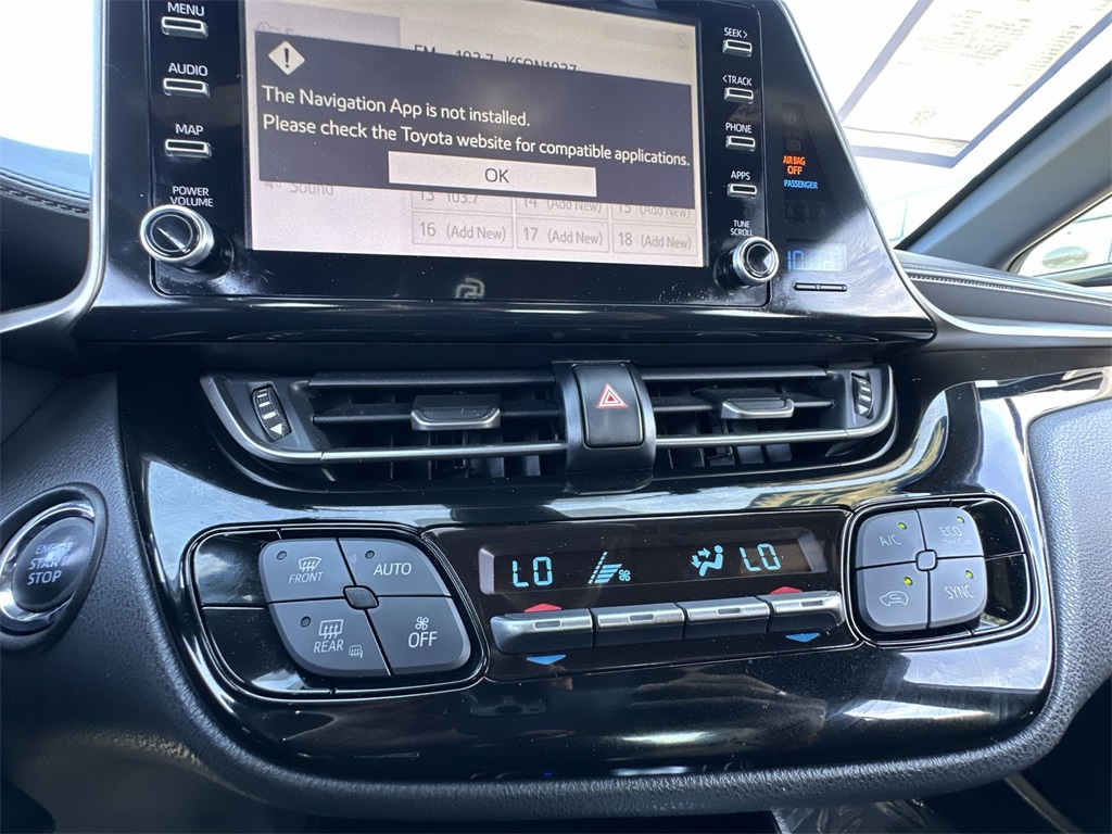 2019 Toyota C-HR XLE photo 27