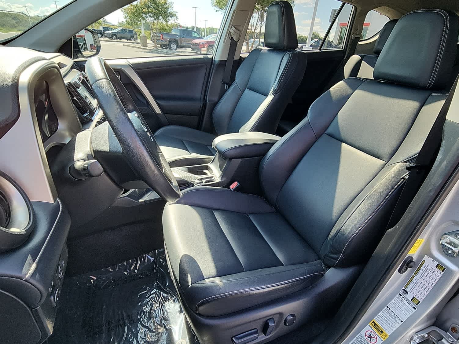 2013 Toyota RAV4 Limited photo 9
