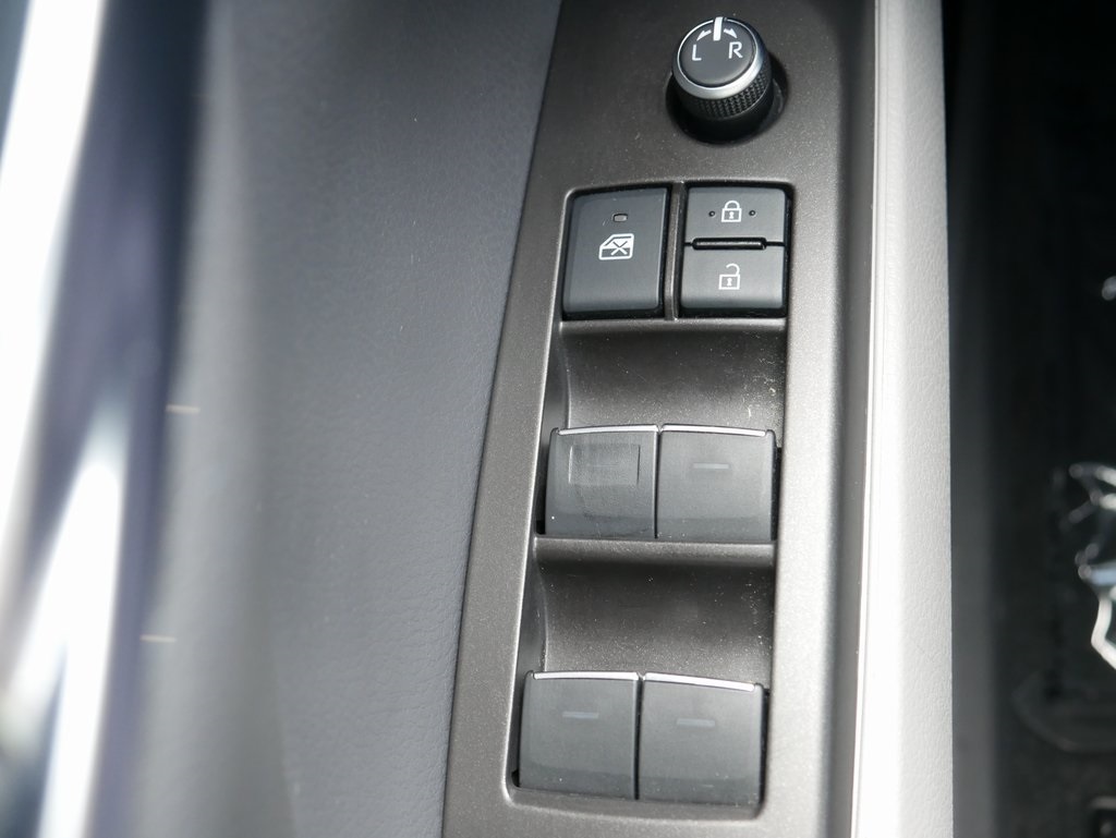 2021 Toyota Camry XLE photo 24