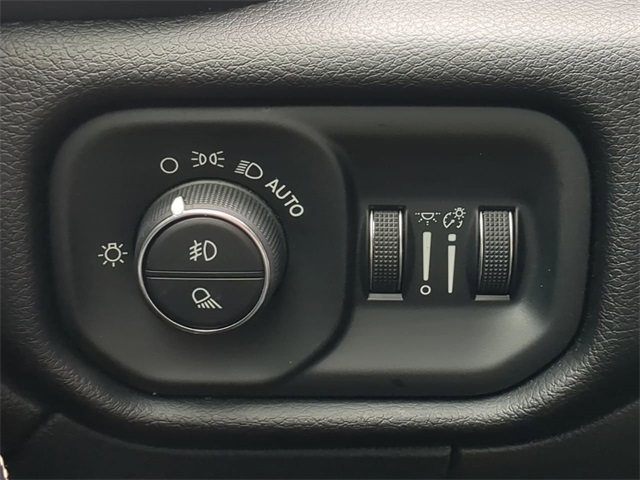 2024 Ram 3500 Laramie photo 26