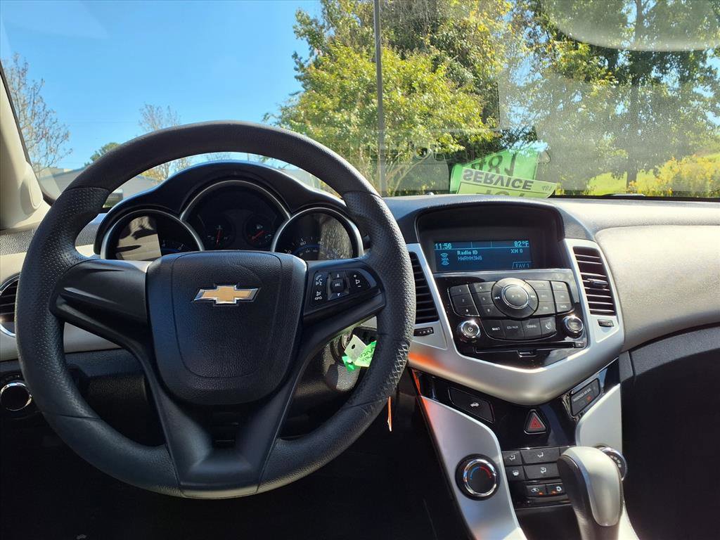 2016 Chevrolet Cruze LS photo 8
