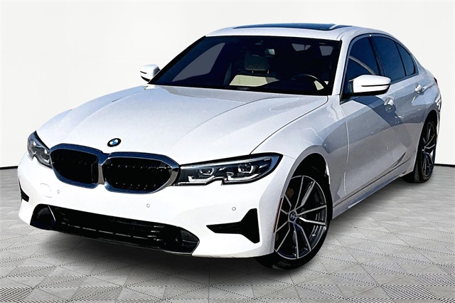 2020 BMW 3 Series 330i's photo