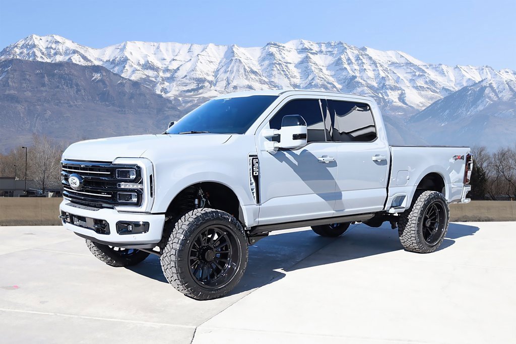 2025 Ford F-350 Platinum photo 2