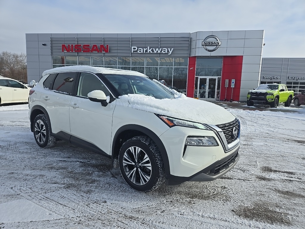 2022 Nissan Rogue SV's photo