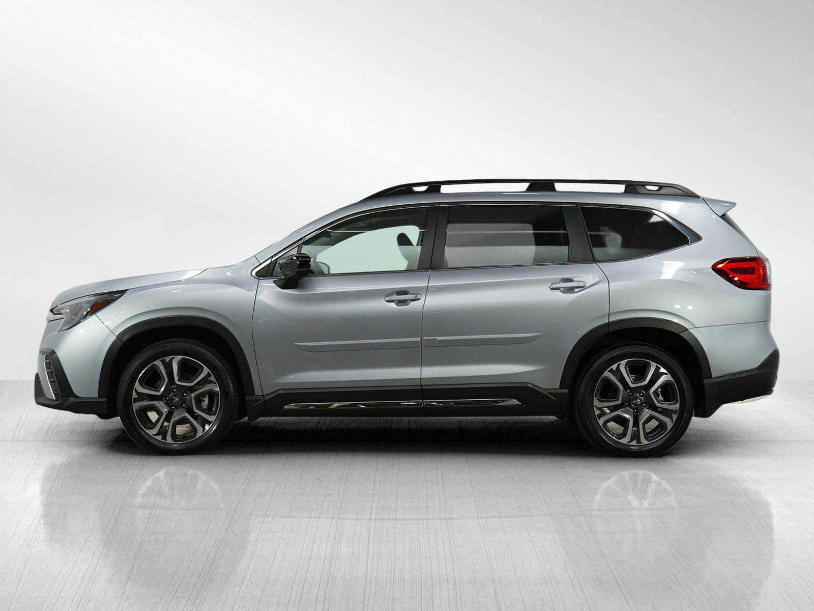 Used 2024 Subaru Ascent Limited with VIN 4S4WMAUDXR3425007 for sale in Burnsville, Minnesota