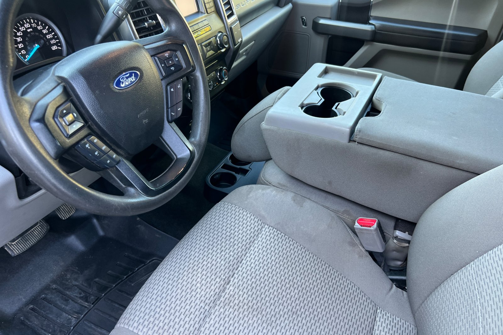 2017 Ford F-250 XLT photo 6