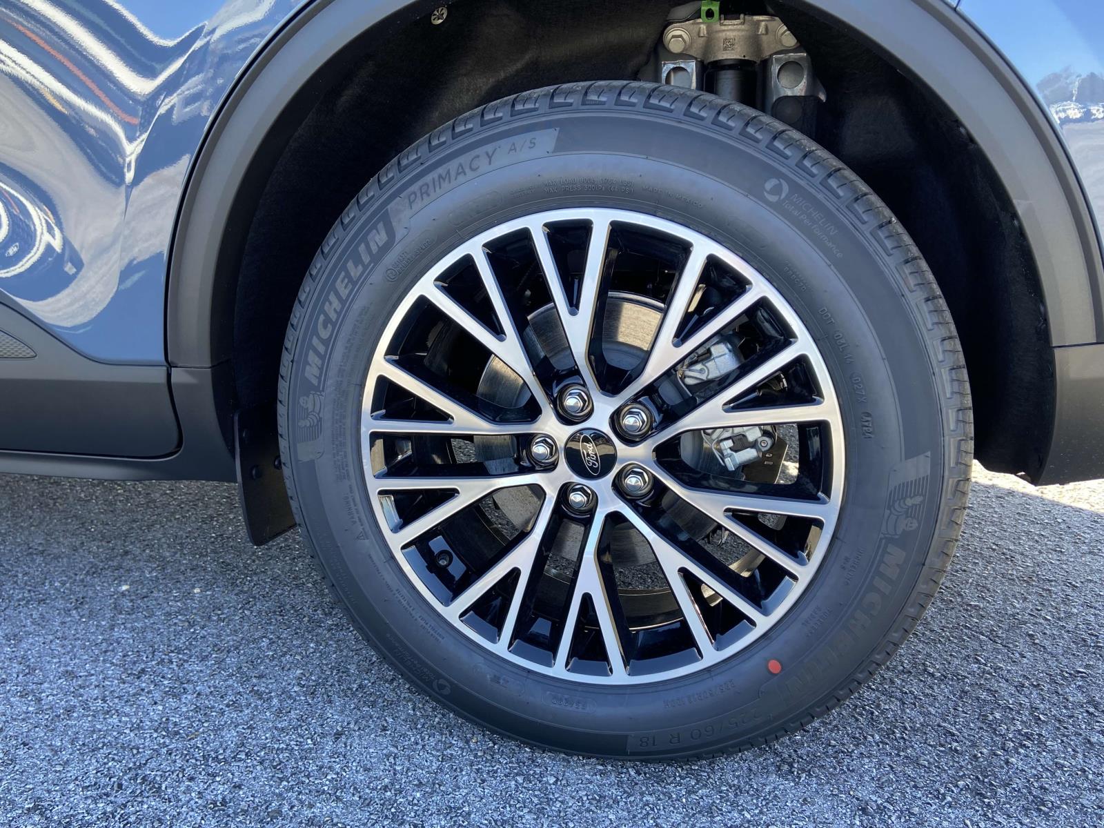 2025 Ford Escape Plug-In Hybrid photo 4