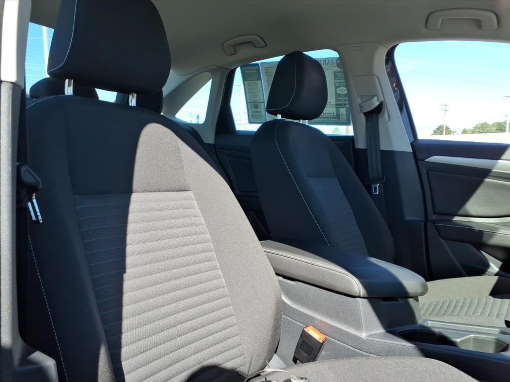 2024 Volkswagen Jetta 1.5T S photo 5