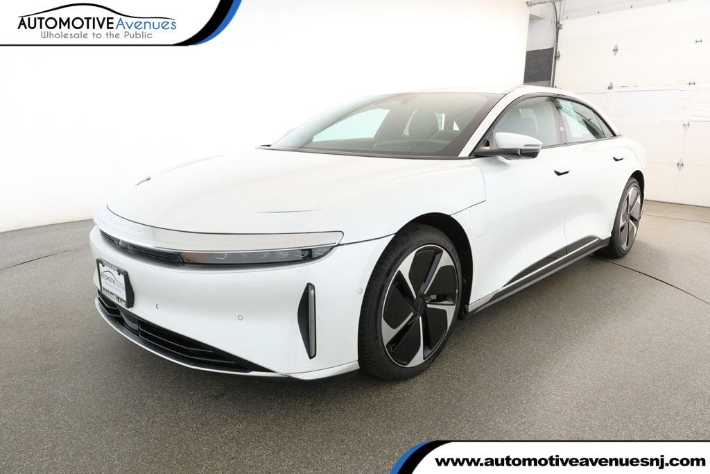 2023 Lucid Air Touring's photo