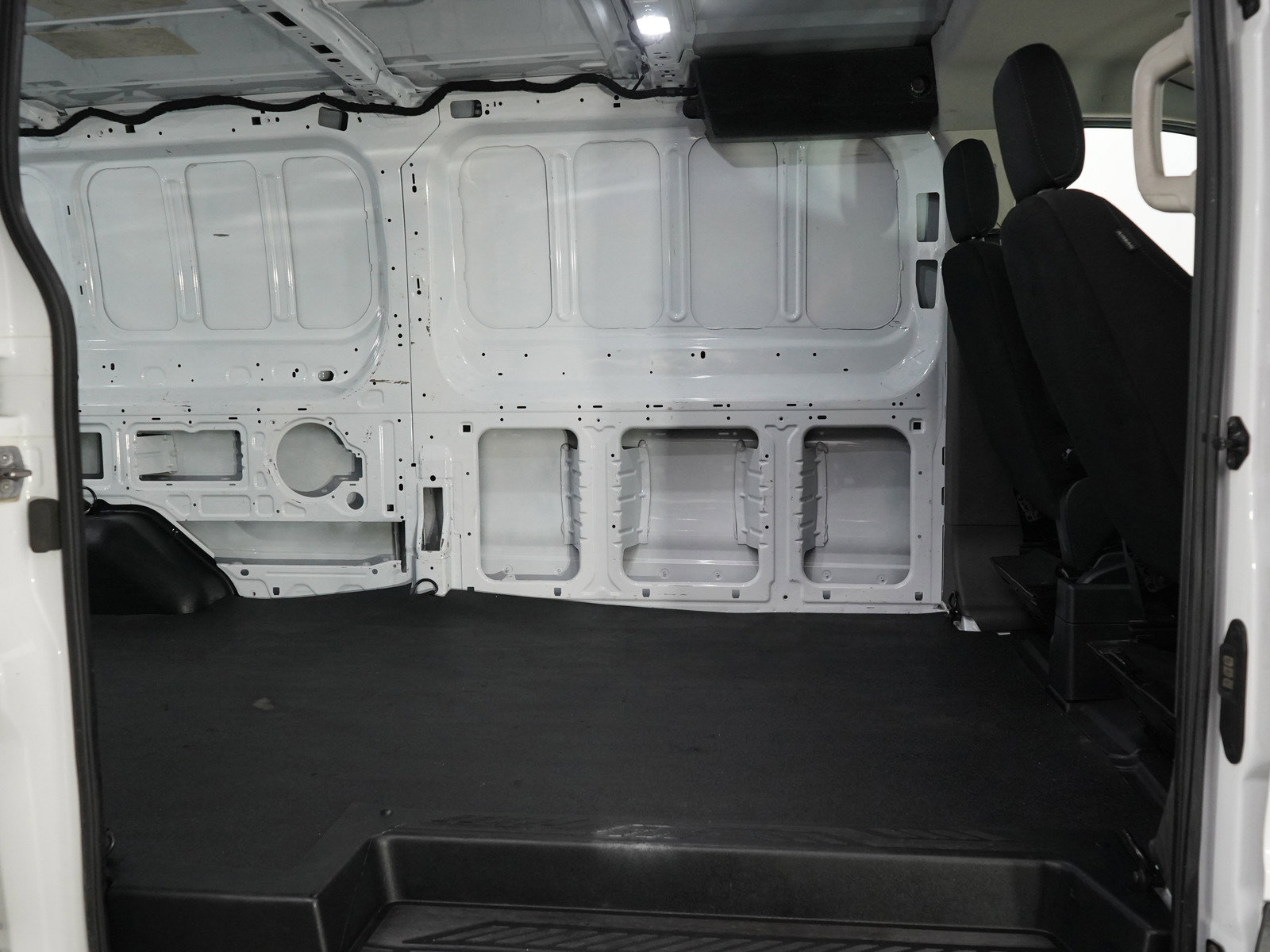 2020 Ford Transit photo 10