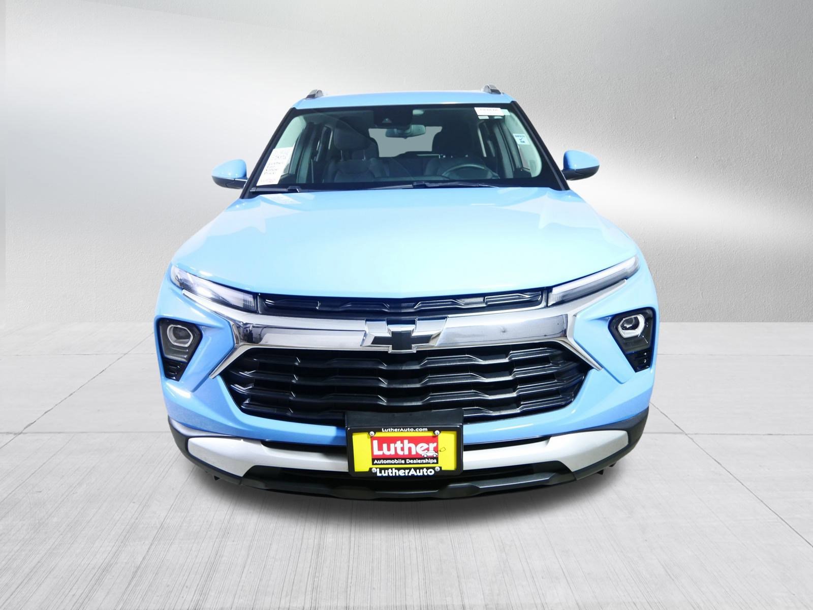 2024 Chevrolet Trailblazer LT photo 2