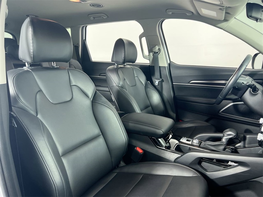 2025 Kia Telluride LX photo 27