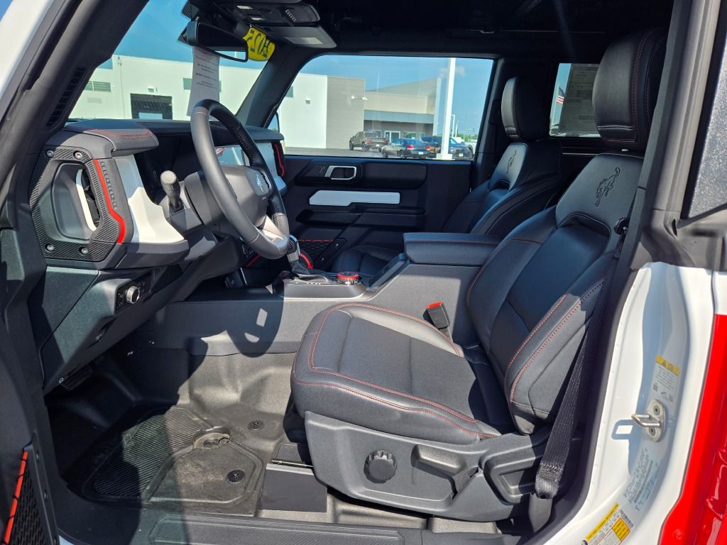 2025 Ford Bronco First Edition photo 15