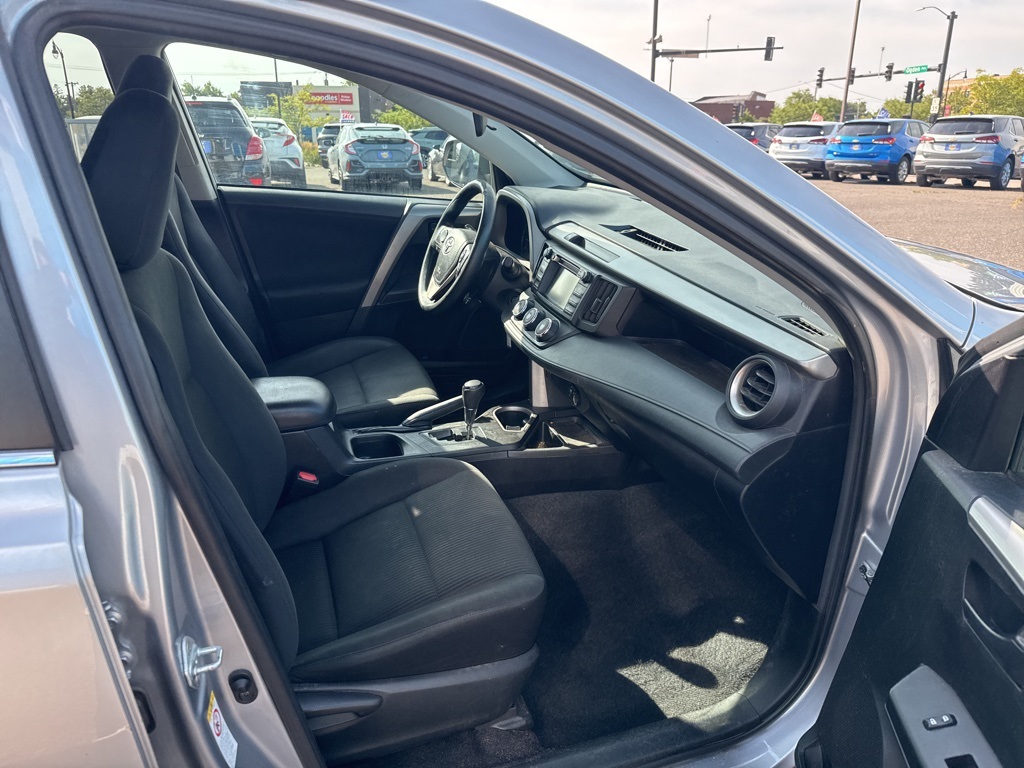 2017 Toyota RAV4 LE photo 31