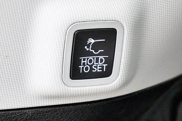 New 2023 Diamond Black Crystal Pearl-Coat Exterior Paint Jeep 4xe image 17