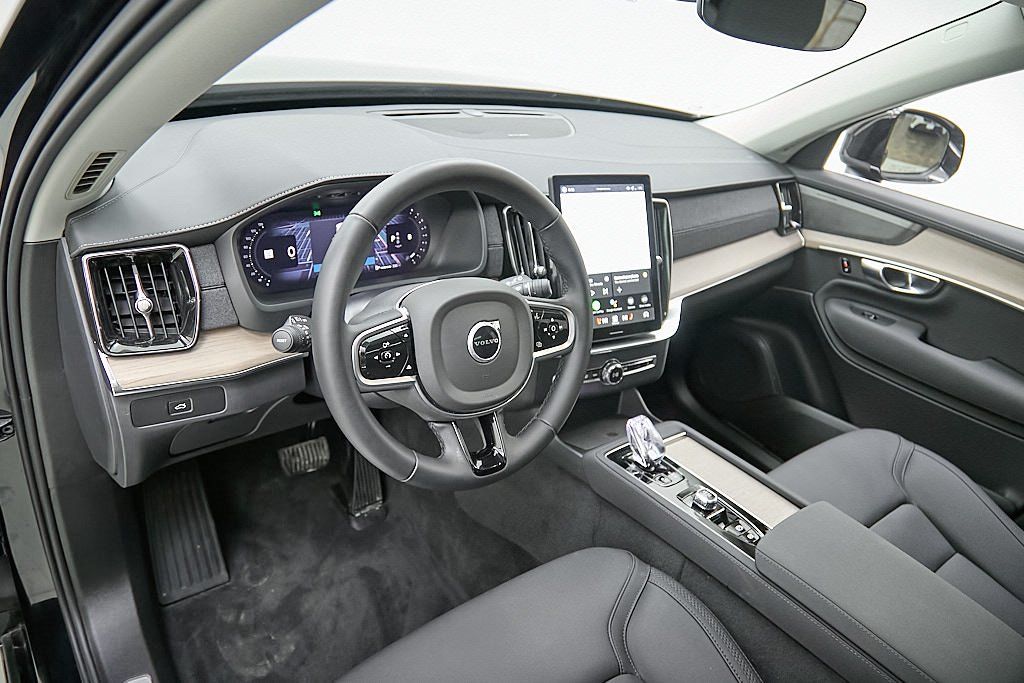 2026 VOLVO XC90 - Image 11