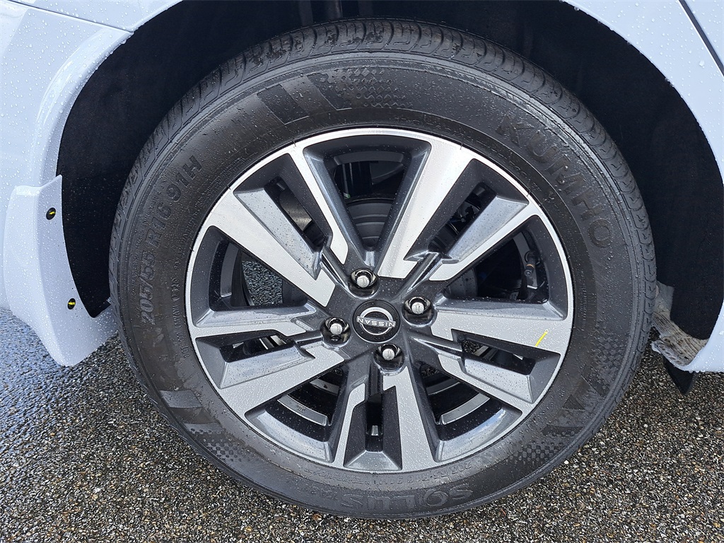 2025 Nissan Versa 1.6 SV photo 8