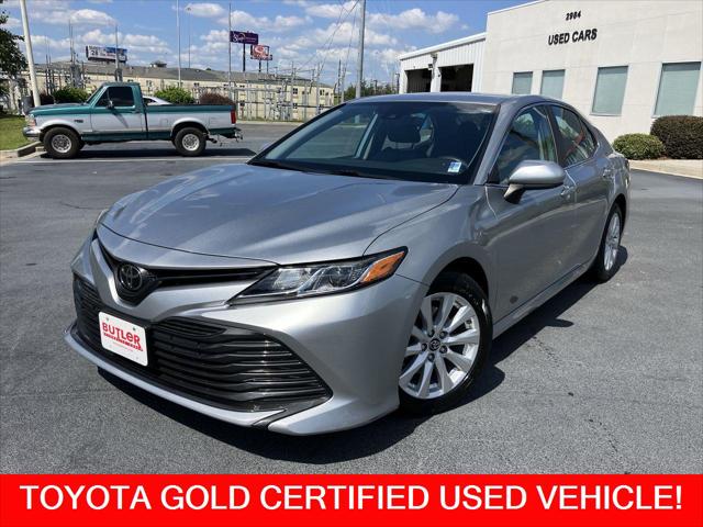 2019 Toyota Camry LE's photo