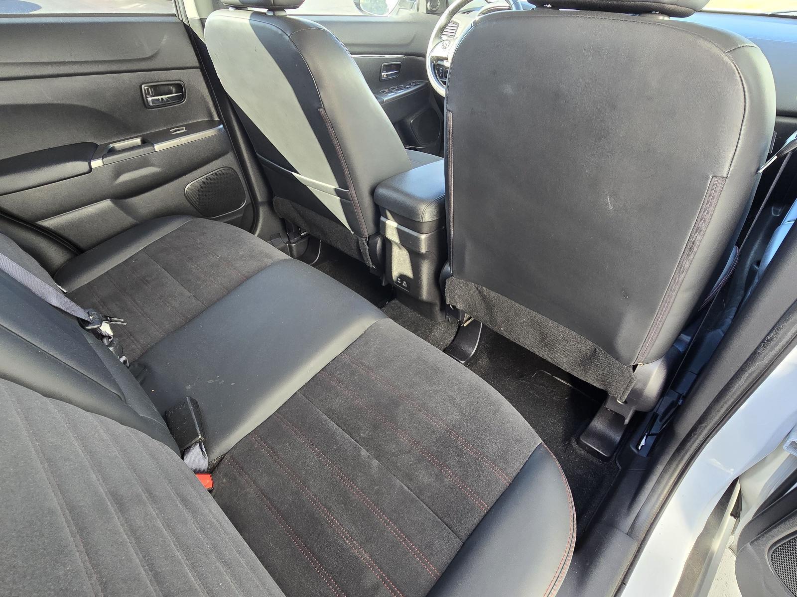 2024 Mitsubishi Outlander ES LE SE photo 31