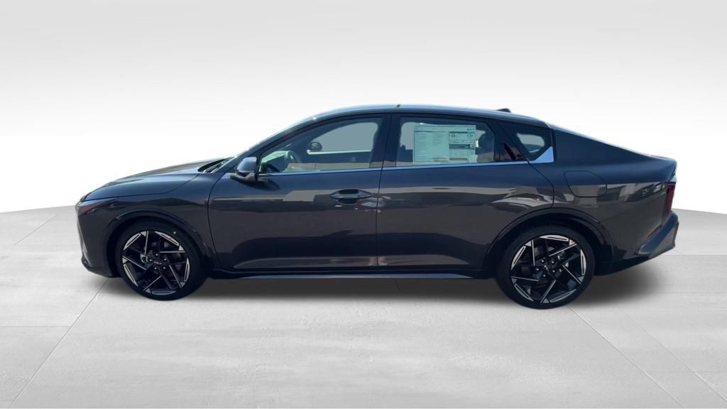 2025 Kia K4 GT-Line photo 2