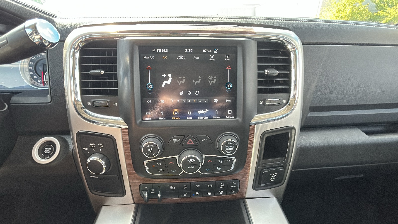 2018 Ram 2500 Laramie photo 26